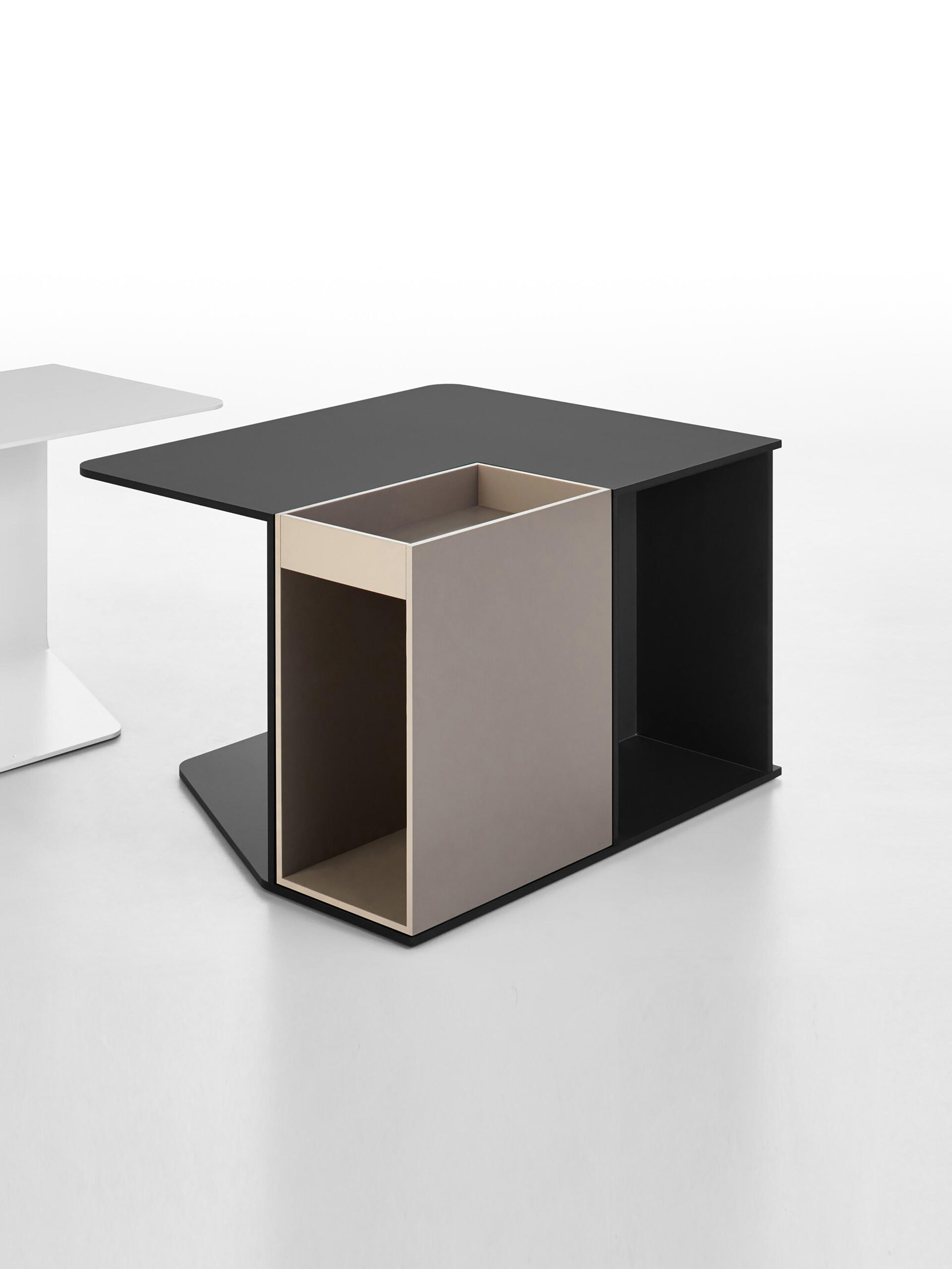 cosy-low-table-1-210831-pro-b-arcit18