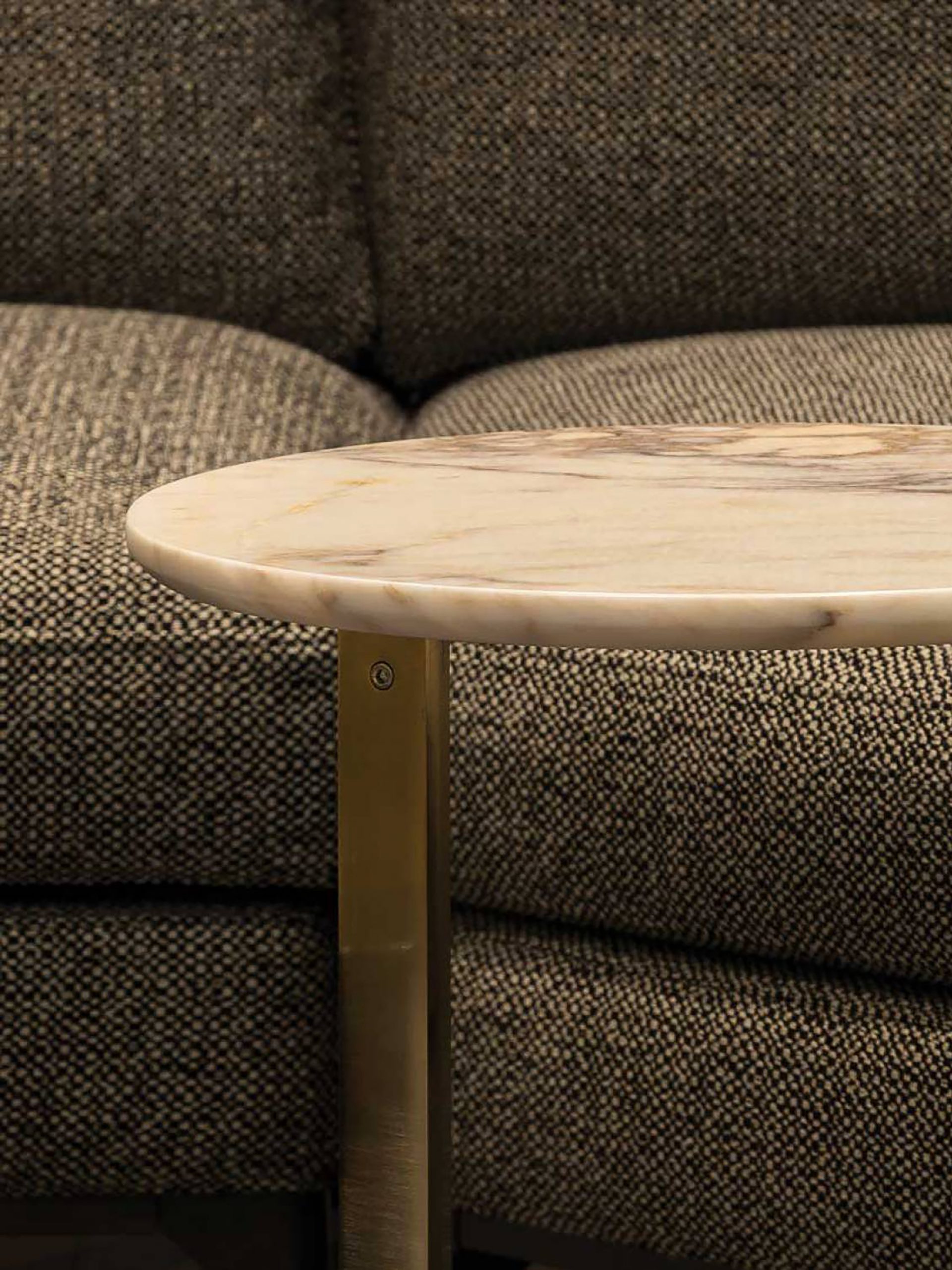 eos-top