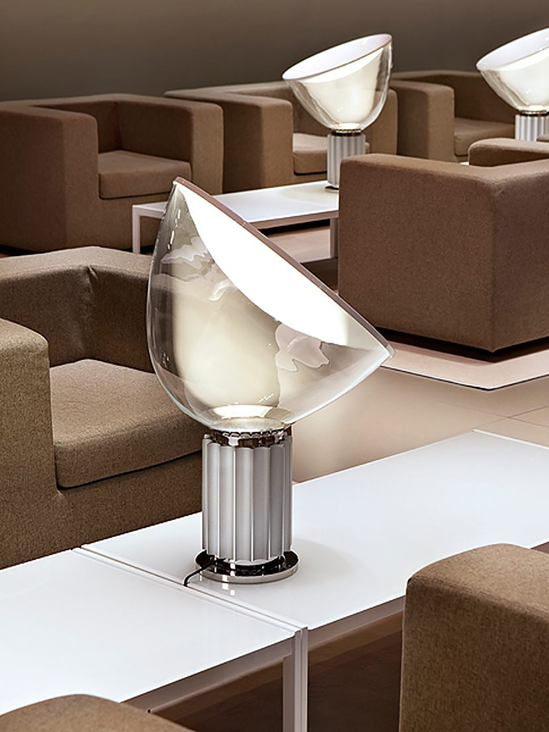 flos-taccia-table-lamp-methacrylate_1_2