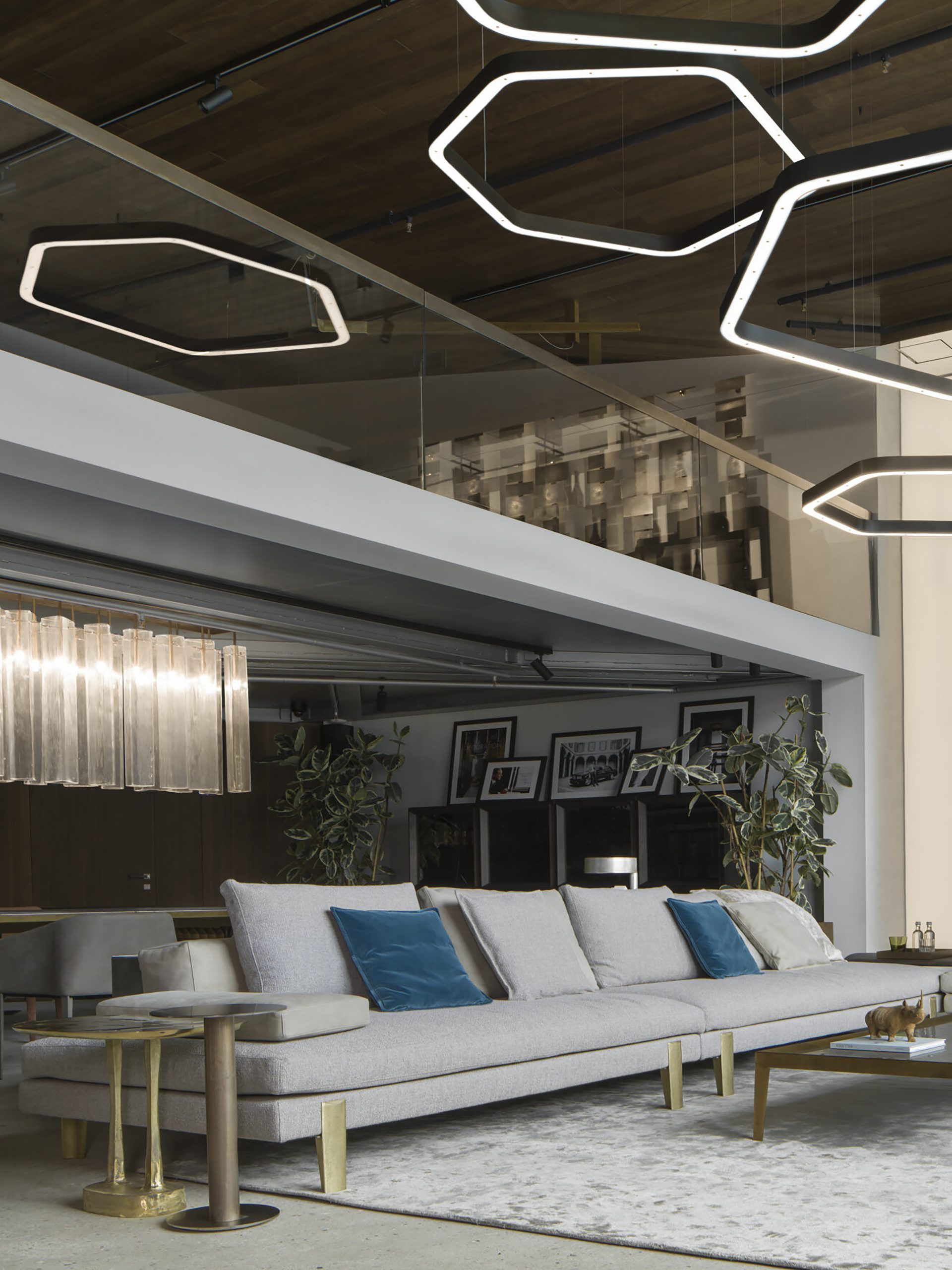 HENGE_Mosow-Showroom_3-scaled