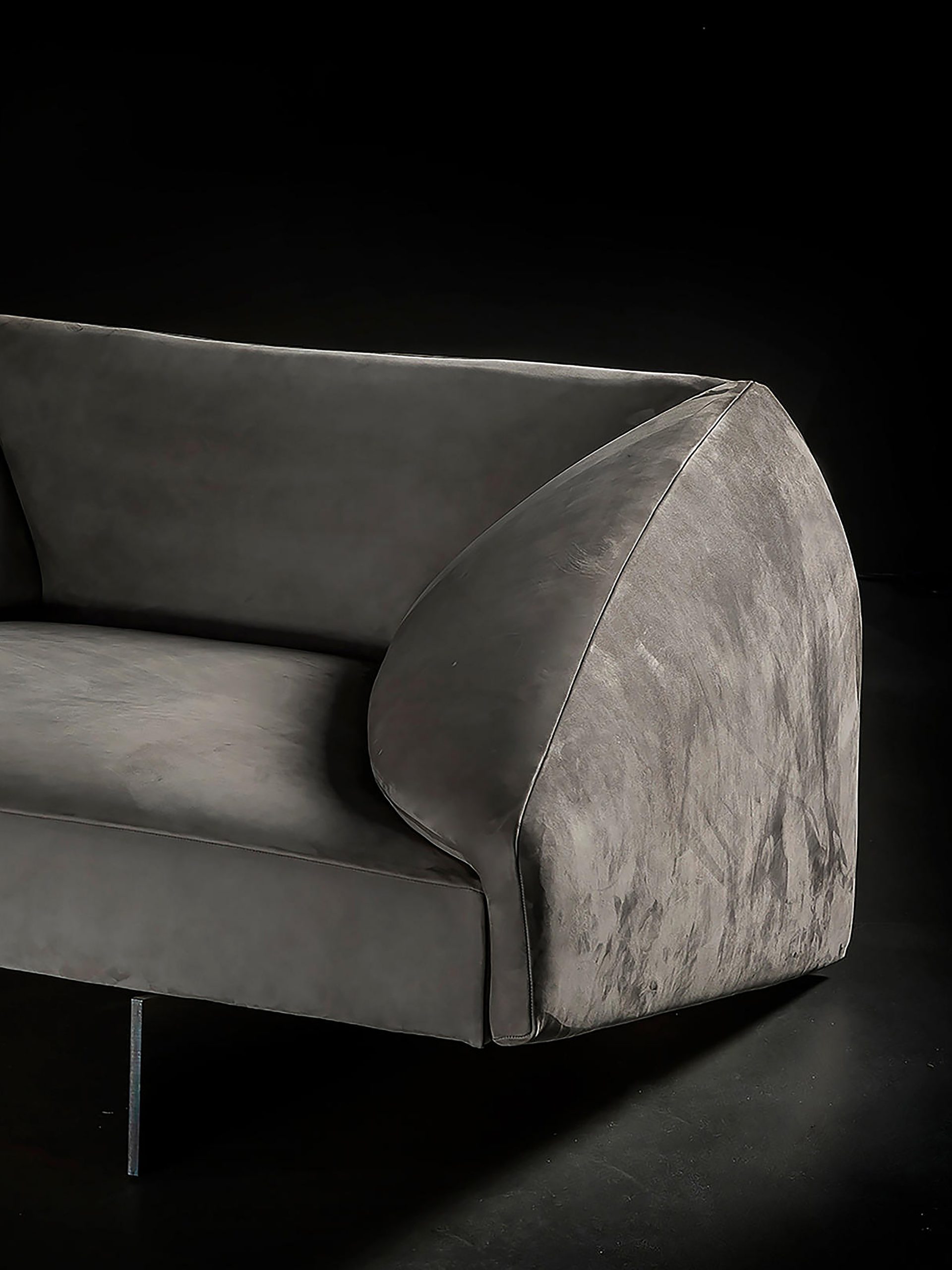 radical-armchair-henge-1007-11031-210105-pro-g-arcit18