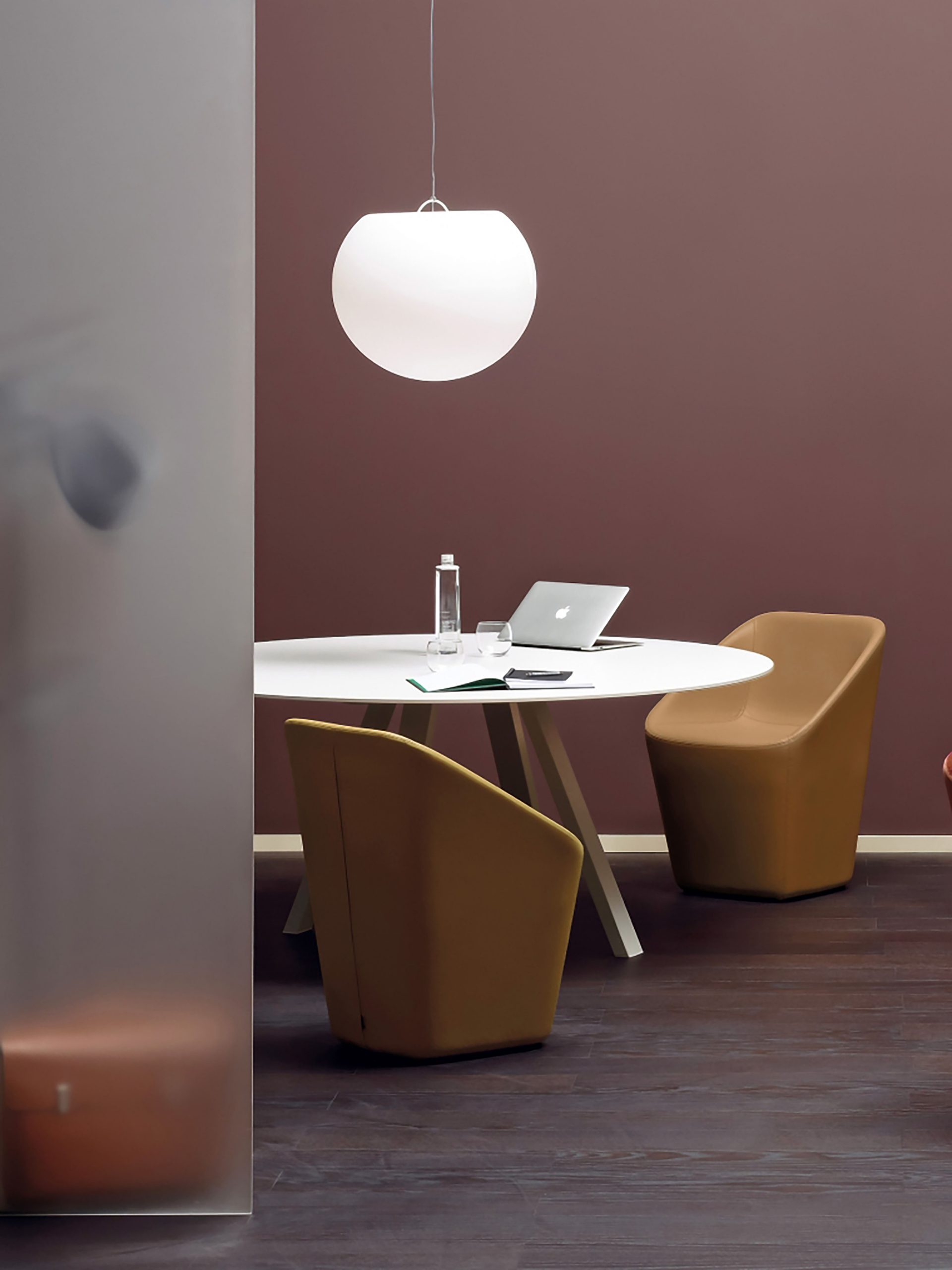 arki-table-log-happy-apple-gallery-01