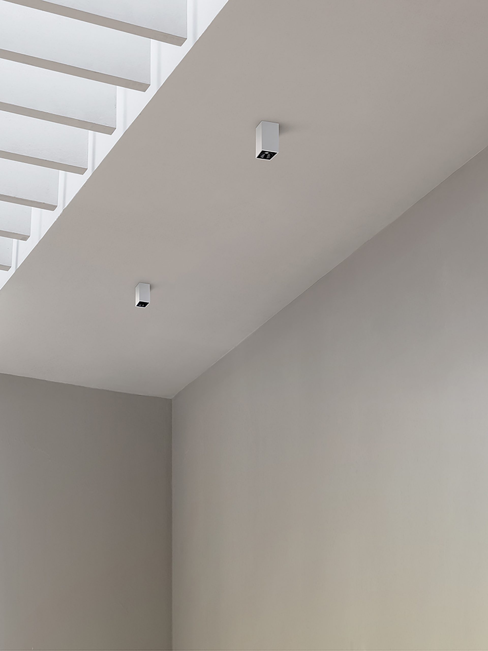 arkoslight-001-black_foster_surface