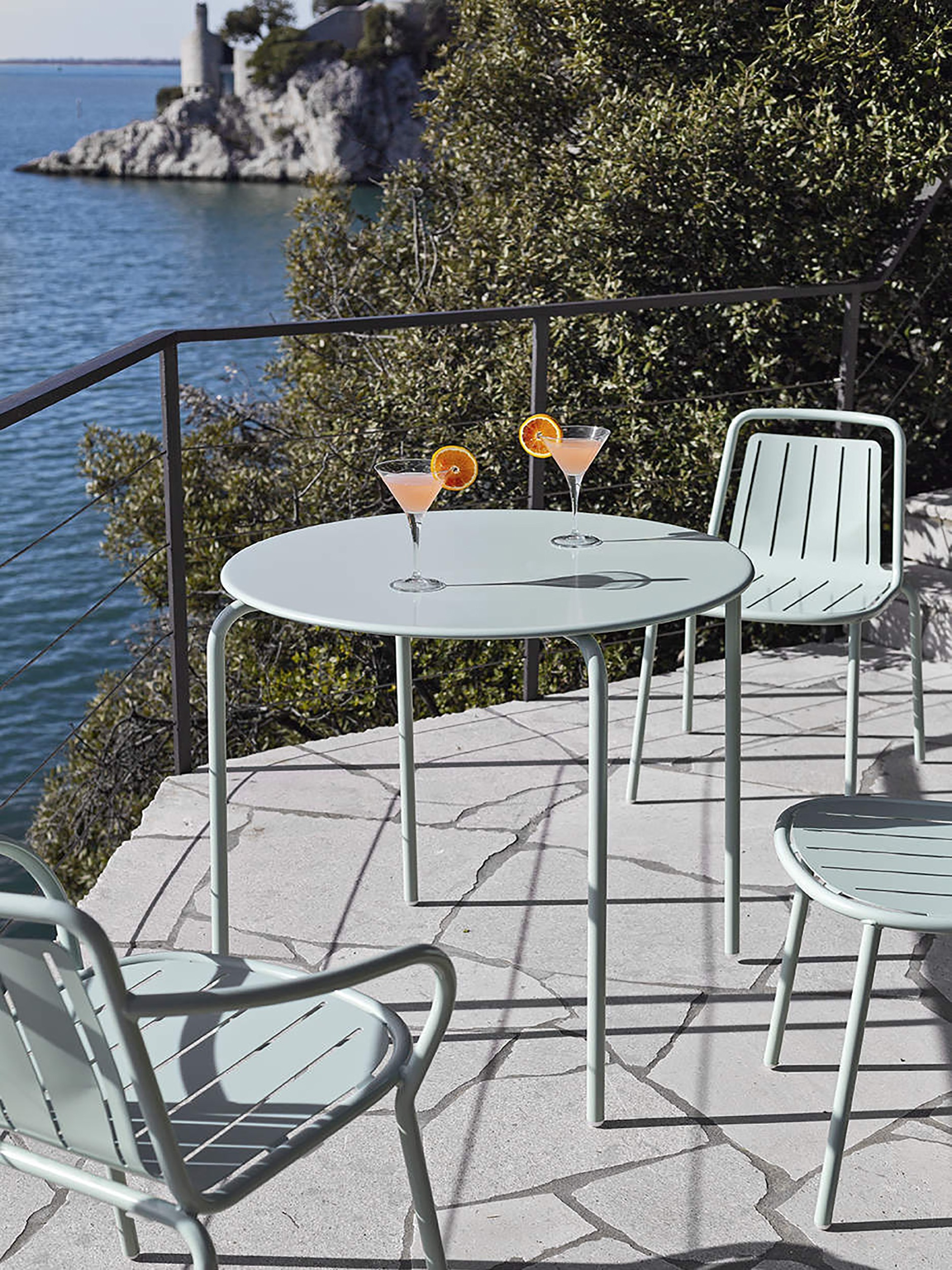 Connubia-Easy-outdoor-round-table-interior-kulteri-kerek-asztal-enterior-8